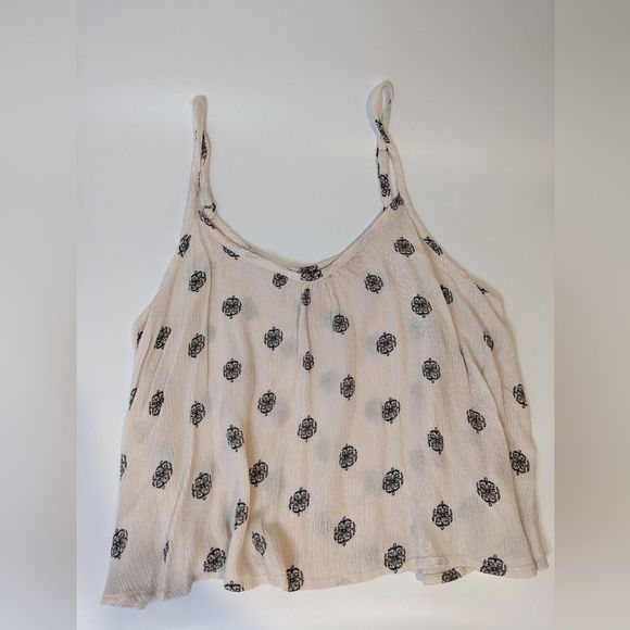 Mossimo Supply Co. Tops - Mossimo Supply Co. White Pattern cropped Women's tank top shirt summer flowy LG